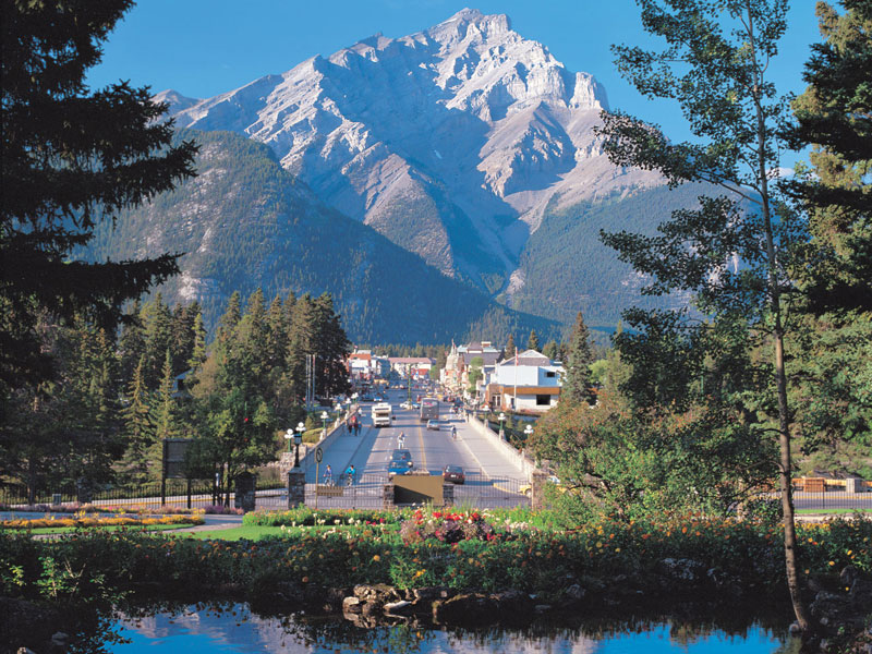 Canadian Rockies Peaks & Okanagan Grapes Road Trip | Banff
