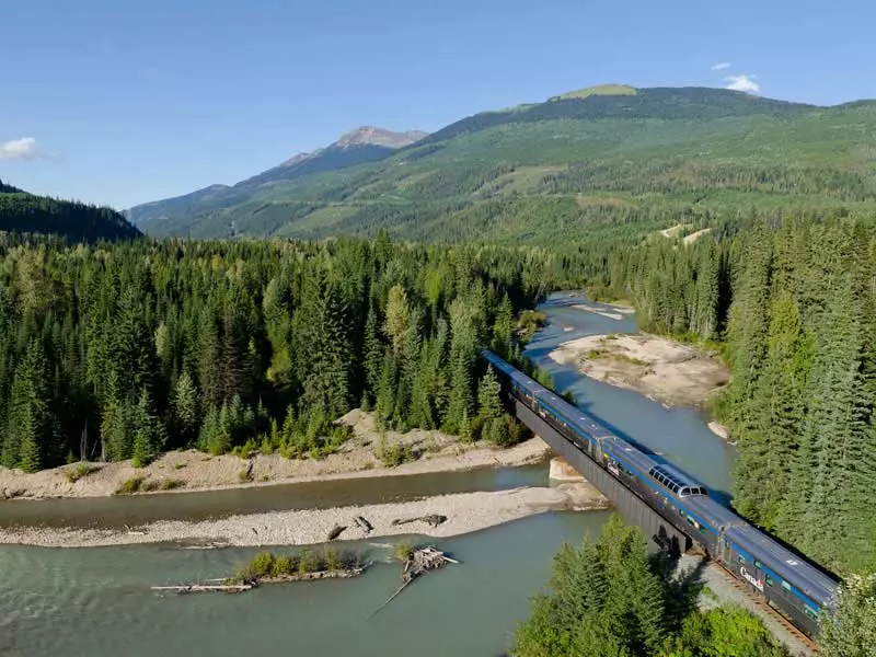 Canadian Rockies Road & Rail Retreat | VIA Rail