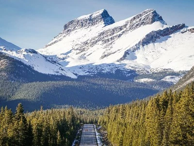Canadian Rockies Scenic Delights by Road & Rail 