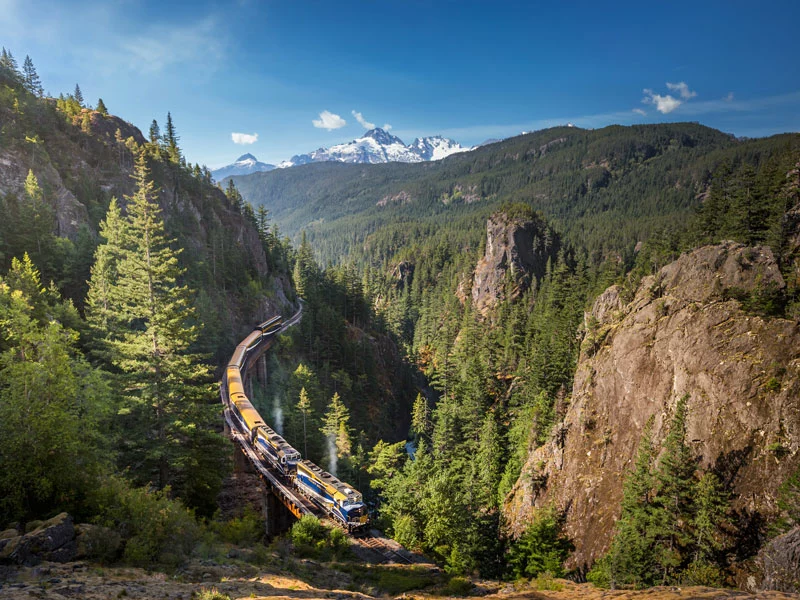 Canadian Rockies Scenic Delights by Road & Rail | Rocky Mountaineer Train